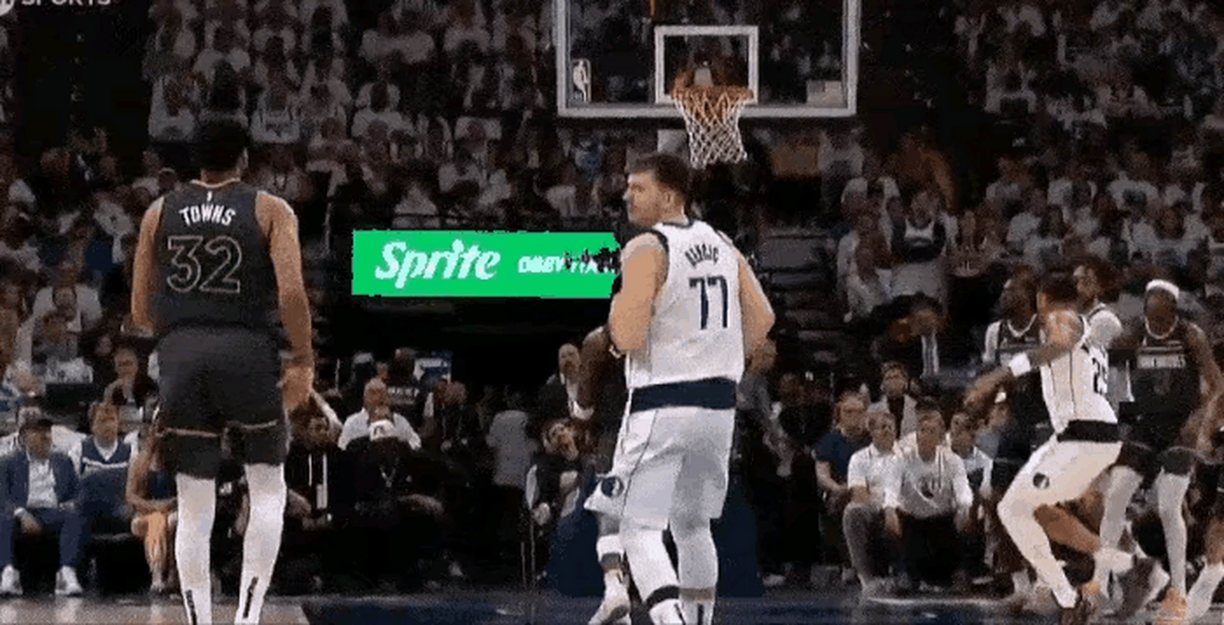 亚博体育在线登录-NBA季后赛冲刺阶段走向成谜；罗马手感冰凉；球迷炸锅；细节决定成败